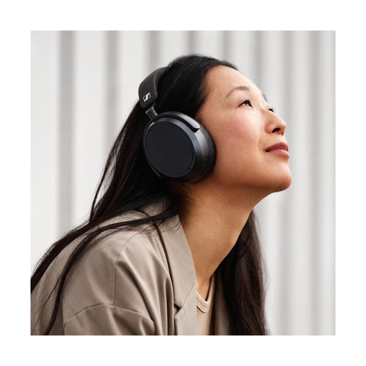 Audífonos Sennheiser/ Momentum 4/ Inalámbrico/ Con Cancelación de Sonido/ Negro